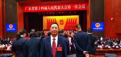 省人大代表、广东粤电大埔发电有限公司总经理谢传亿建议：将青溪、三渡水、九龙嶂抽水蓄能电站项目纳入相关规划