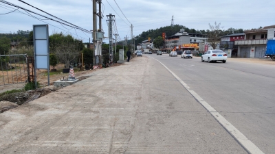 民生追踪：G206城北部分路段施工废料已清除