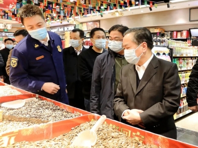 温助民率队督导检查安全生产和市场物资供应情况：让广大群众度过平安欢乐的新春佳节