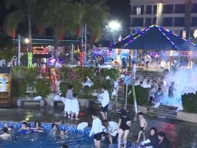 丰顺：泡温泉 赏篝火 欢天喜地过大年