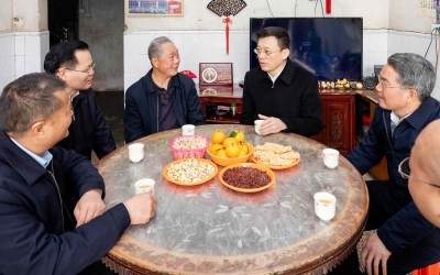 马正勇到五华县看望慰问基层群众