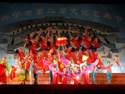 一花旦两马郎，百年马灯薪火传！记梅州市级非遗保护项目“马灯舞”