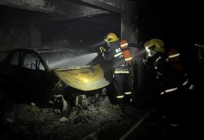 五华一小区地下车库被浓烟笼罩！波及多辆轿车！