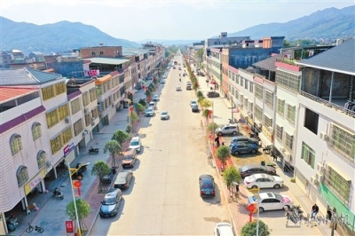 新春走基层丨张灯结彩，圩镇大变样！平远东石镇实施美丽圩镇改造