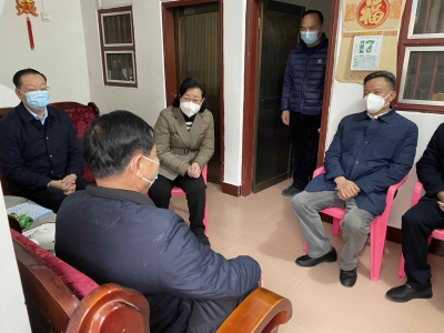 杨朝晖王庆利到梅县区开展节前慰问活动：将温暖和关怀送到群众心中