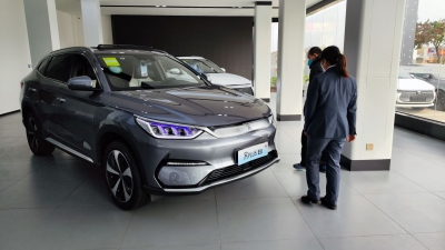 新能源汽车引领梅城绿色出行