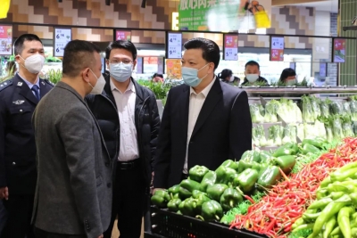 张志锋率队检查节前市场供应、安全生产和新冠病毒感染救治等工作