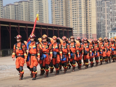 梅州消防组织开展地震救援拉动演练