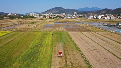 不负春光抢农时~