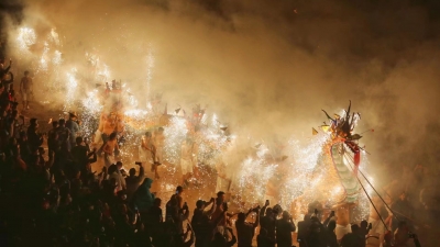 双龙共舞闹元宵！丰顺埔寨烧火龙今晚震撼上演