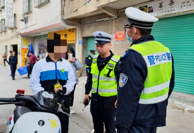 梅州交警联合交通部门开展校园周边交通违法整治行动