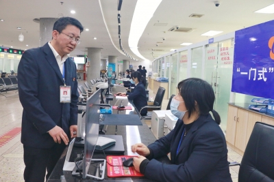 近10年全情投入政务工作！他是广东省“最美政务人”——许振波