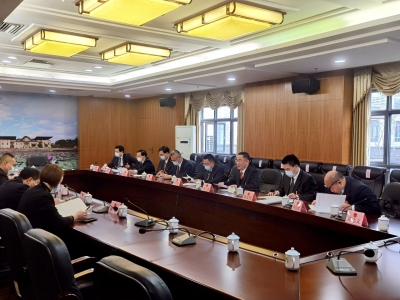 市八届人大三次会议议案审查委员会举行第一次会议