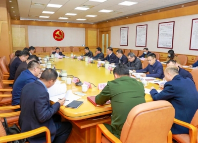 梅县区委领导班子召开2022年度民主生活会暨以案促改专题民主生活会