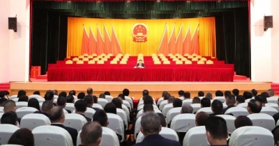 张志锋主持召开“两会”中共党员会议