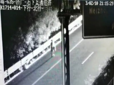 七旬老人夜间高速逆行，真险！