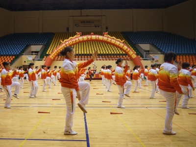 太极拳、秧歌、广场舞轮番登台…梅州太极欢喜闹元宵！