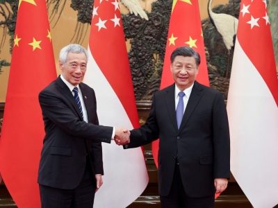 习近平会见新加坡总理李显龙