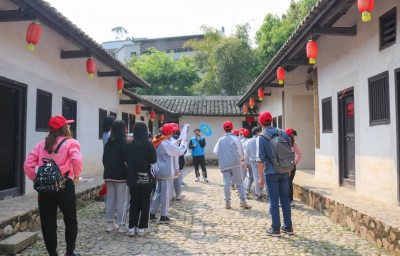 扬伯聪精神 观风眠传奇 寻成桐足迹！梅江区伯聪学校开展主题研学活动