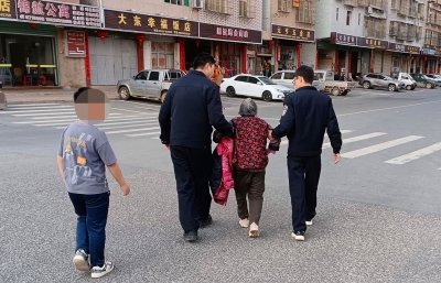 险！大埔一老人突然躺倒在路边，幸好...