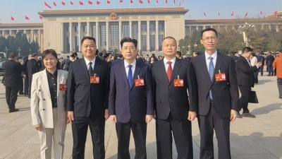 我市5位全国人大代表回到梅州，共向大会提交15份建议