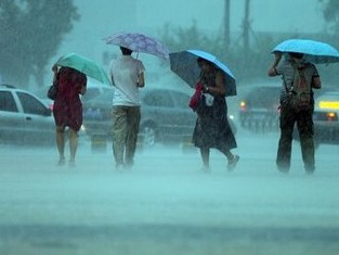 华南经历今年最强“飑线”，24日强降雨还将持续