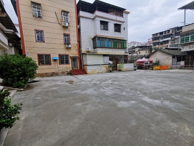 坑洼路变身“舒心路”！梅江区榕树塘三巷禾坪路面改造完成