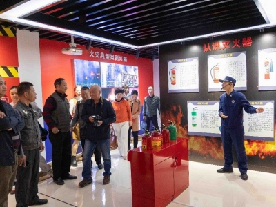 “零距离”接触！兴宁市摄影协会走进“红门”体验消防