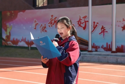 我们的榜样是谁？看看梅实追“锋”少年的答案