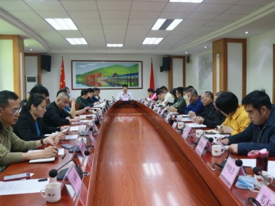 梅江区三角镇召开临时建筑（铁皮瓦）示范整治工作推进会