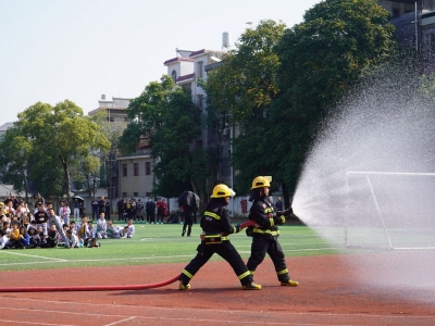 平远消防联合东石镇开展“消防安全进校园”活动