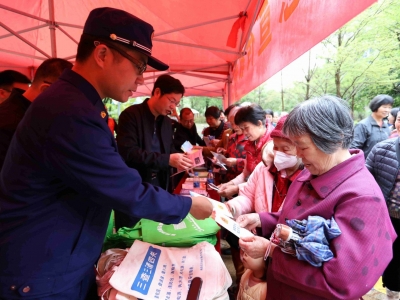 安全知识“送到家”！2023年梅州市安全宣传“五进”之进社区、进家庭活动举行