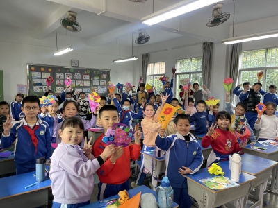 照片墙丨“手绘”赠老师