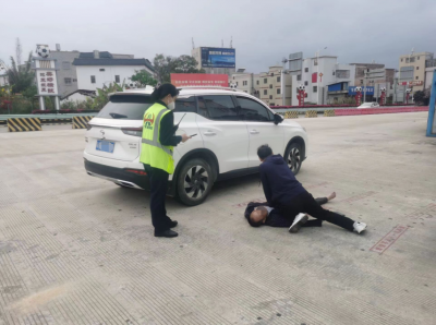 兴华高速上，乘客突发心梗，司机焦急万分！