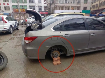 自家汽车车胎破了，男子深夜拆盗他人车胎