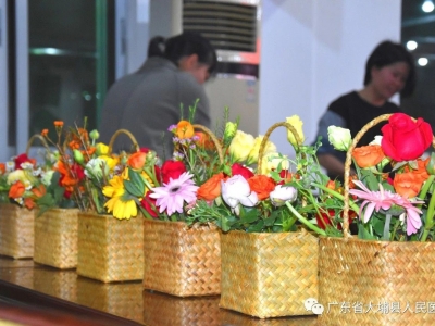 大埔县人民医院开展庆祝“三八妇女节”插花艺术活动