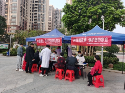 梅江区西郊街道寨中村新时代文明实践站开展长者义诊活动