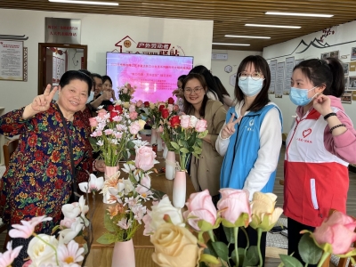 “花”点时间，点缀生活！三角镇墟镇社区联合多家单位开展插花活动