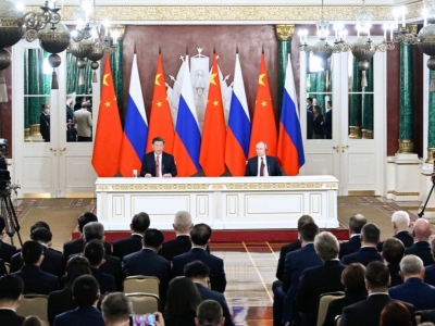 习近平同俄罗斯总统普京共同会见记者