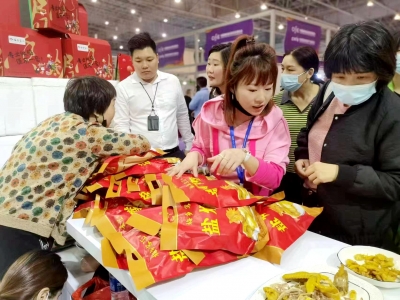 3小时卖出1.2万只盐焗鸡！这场国际博览会上，梅州客家预制菜火了！