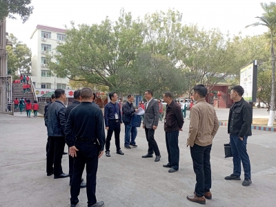 王增文督导食品安全“两个责任”工作：全力守护校园“舌尖上的安全”