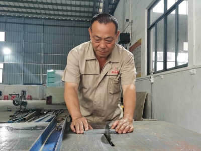 制造业当家，咱工人有力量！