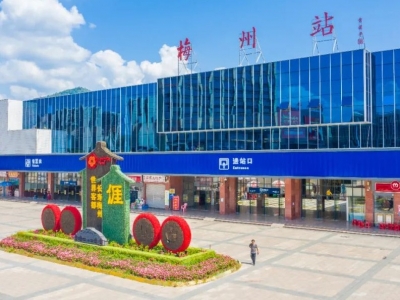 五一期间，梅州火车站加开广州方向往返临客