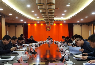 市人大常委会召开党组会议和党组理论学习中心组学习会：全面提高人大工作质量和水平