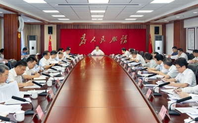 梅州市“百县千镇万村高质量发展工程”指挥部第一次会议召开 比学赶超竞标争先抓发展 做强县域促镇带村谋融合