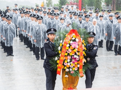 梅州公安机关举行清明节缅怀公安英烈活动