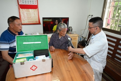 记者走基层丨平远长田镇官仁村创建全国示范性老年友好型农村社区