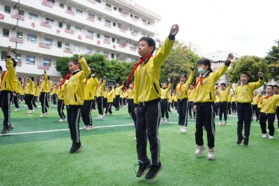 “花式”课间操 活力满校园！梅江区美华小学特色创新开展阳光体育大课间活动 