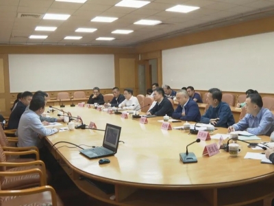 王锋与来梅考察企业代表座谈交流：加快合作步伐 推动实现“海铁联运”