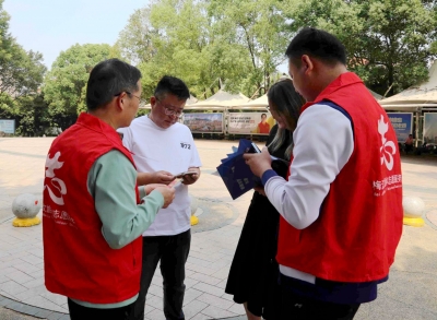 “五一”，让文明旅游成为亮丽风景线，梅州“红马甲”在行动！